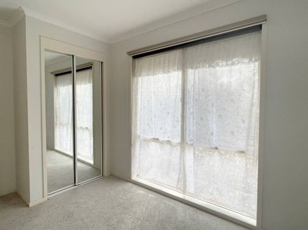Spacious Home in a Quiet Court Location - Photo 3