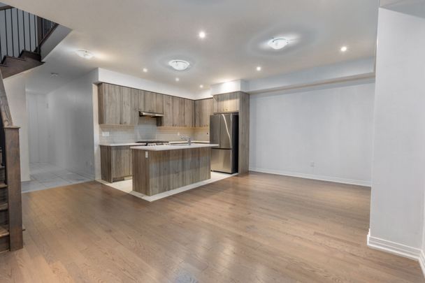 For Lease - 110 yale Drive, Hamilton, Ontario - Photo 1