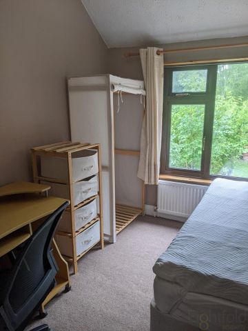 4 bedroom terraced house to rent - Photo 4