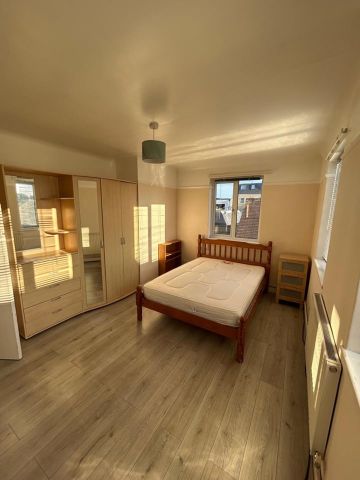 2 Bed Flat, Elms Court, SW19 - Photo 5