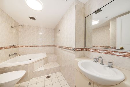 Freshly Painted Apartment with Harbour Views in 'Port Jackson Tower' - Photo 4