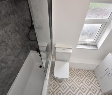 Portia Avenue, Bebington - Photo 6