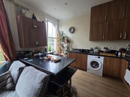 Napier Terrace, Plymouth, PL4 - Photo 2