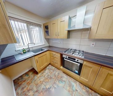 3 bedroom semi-detached house to rent - Photo 1