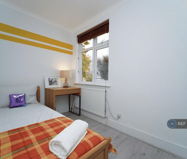 3 bedroom detached house to rent - Photo 2