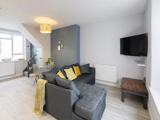 1 bedroom in a flat share to rent - Photo 1