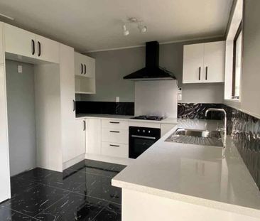 Stylish Entertainer Close To Local Attractions - Photo 1