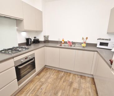 2 bedroom apartment to rent - Photo 2