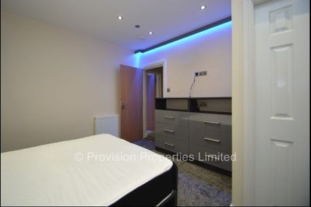 1 bedroom flats in Leeds - Photo 4