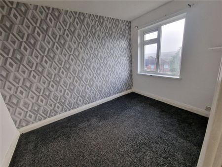 Moorside Road, Dewsbury, WF13 - Photo 4