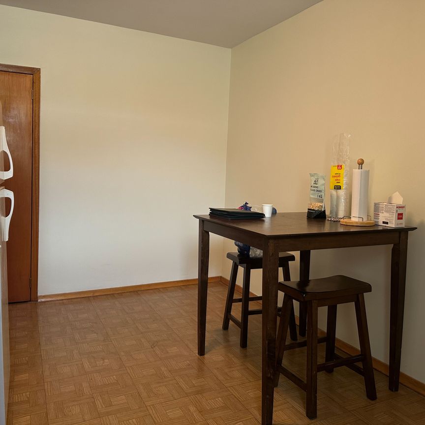 For Lease - 784 Adelaide Street Unit# 2nd, Toronto, Ontario - Photo 1