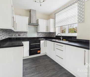 2 bedroom end of terrace house to rent - Photo 3