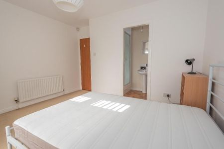 21 Forest Grove, Belfast, BT8 6AR - Photo 4