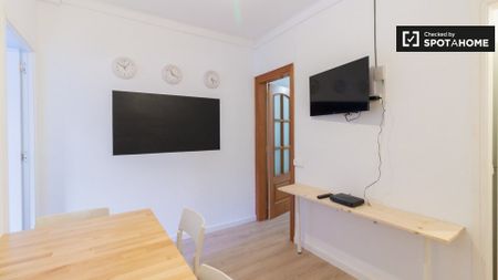 barcelona, Catalonia 08004 - Photo 3