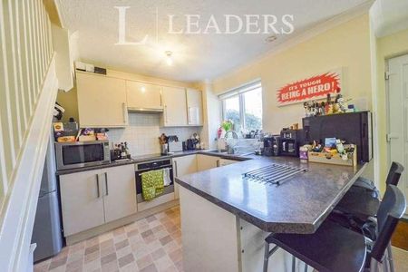 St Leonards Court, AL4 - Photo 4