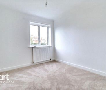 3 bedroom flat to rent - Photo 5