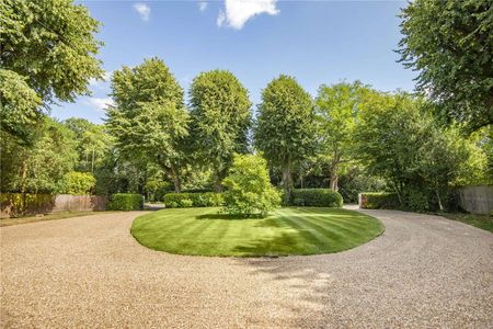 Situated in one of the most sought after roads in Englefield Green, a detached house full of character set in magnificent gardens with swimming pool. - Photo 5