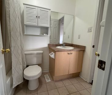 For Lease - 830 Avonshire Court Unit# Upper and main, Mississauga, ... - Photo 2