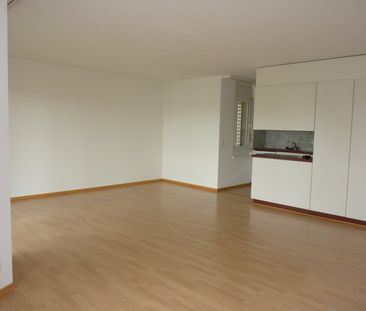 "Helle Wohnung mit tollem Balkon" - Photo 3