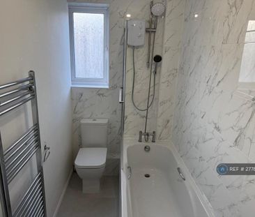 2 bedroom terraced house to rent - Photo 4