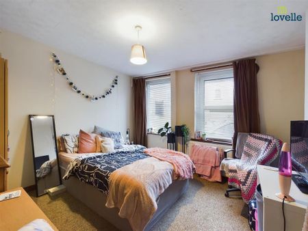 3 bedroom end of terrace house to rent - Photo 5