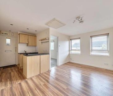 Grasslands, Aylesbury, HP20 - Photo 1