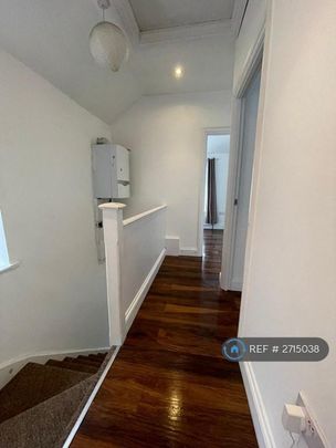 3 bedroom semi-detached house to rent - Photo 1