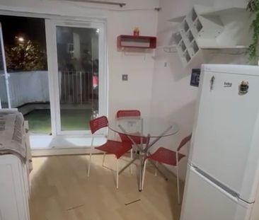 Room in a Shared Flat, Verney Road, SE16 - Photo 6