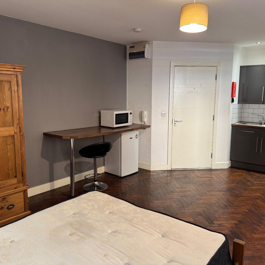 Studio Flat, Commercial Street, S1 - Photo 1