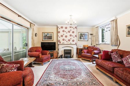 6 bedroom detached house to rent - Photo 4