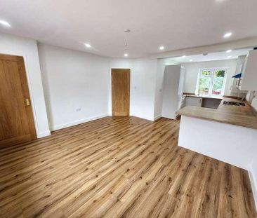 Victoria Road, Cradley Heath, B64 - Photo 1