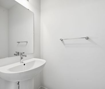 For Lease - 132 Sanderson Drive, Kawartha Lakes, Ontario - Photo 3