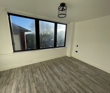 Clarence Street, Swindon - Photo 1