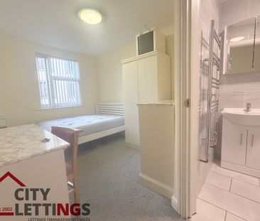 4 Bedroom Flat - Photo 3