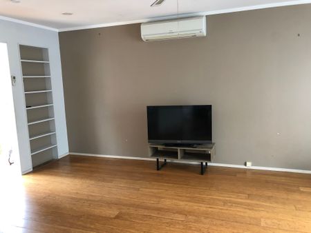 Sunny 3-Bedroom Home - Photo 2