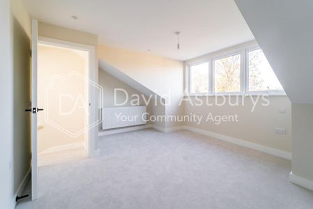 4 bedroom semi-detached house to rent - Photo 2