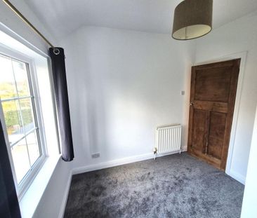 2 bedroom semi-detached house to rent - Photo 5