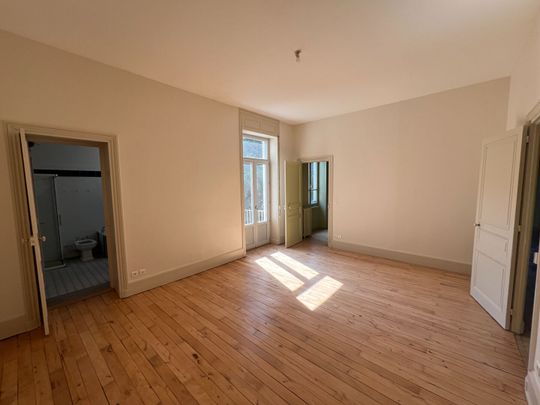 Location Appartement 6 pièces 150m² - Photo 1