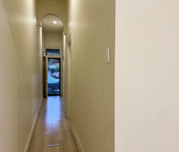 Affordable 2-Bedroom Home in Prime North Melbourne Location - Photo 5