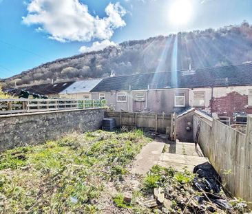 3 bedroom terraced house to rent - Photo 6