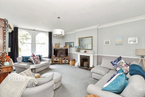 3 bedroom apartment to rent - Photo 1