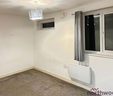 3 bedroom flat to rent - Photo 3