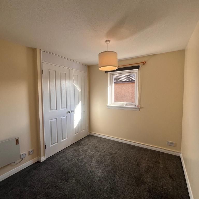 2 bedroom end of terrace house to rent - Photo 1
