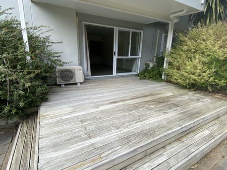 Riverside Apartment Ground floor 2 Bedroom - Photo 3