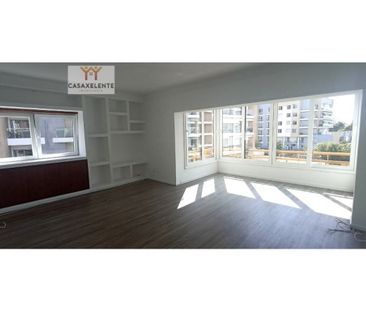 3 room luxury Apartment for rent in Cascais e Estoril, Portugal - Photo 5