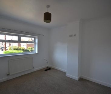 3 bedroom semi-detached house to rent - Photo 6