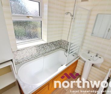 3 bedroom semi-detached house to rent - Photo 5