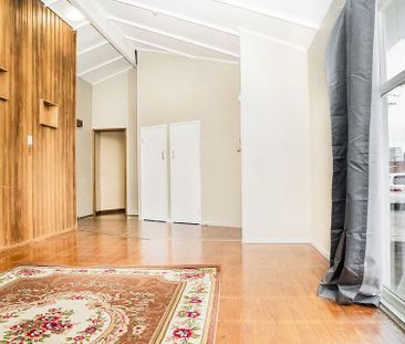 Mangere 3-Bedroom Home with Superb Location - Photo 2