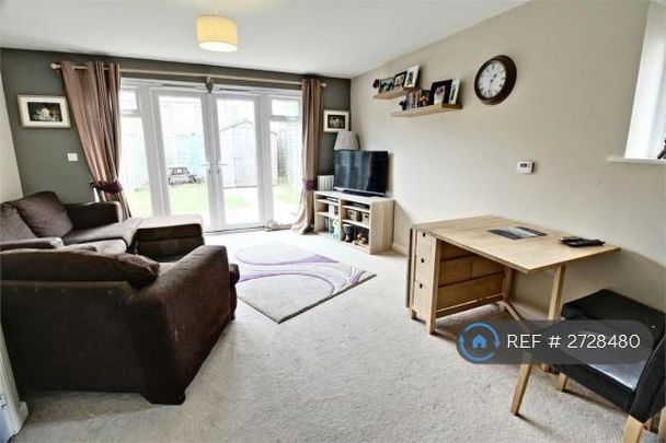 2 bedroom semi-detached house to rent - Photo 1