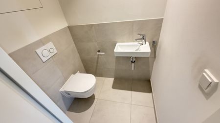 UNBEFRISTETE 3 Zimmer Neubau mit Loggia - Photo 2